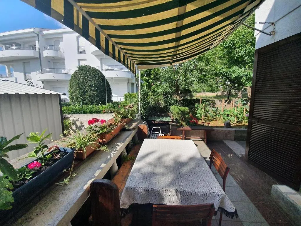Peaceful Apartment 30 Meters From Sea! ザダル クロアチア